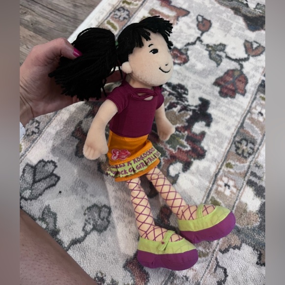 Groovy Girls Tomiko Doll – Bold, Beautiful & Full of Imagination! 2002 Release - Picture 2 of 4